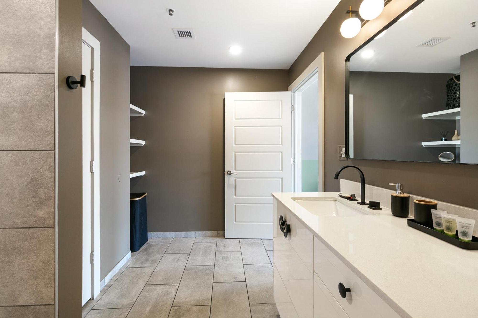 Luxury 2-Bedroom Condo Steps Away From The French Quarter New Orleans Ngoại thất bức ảnh