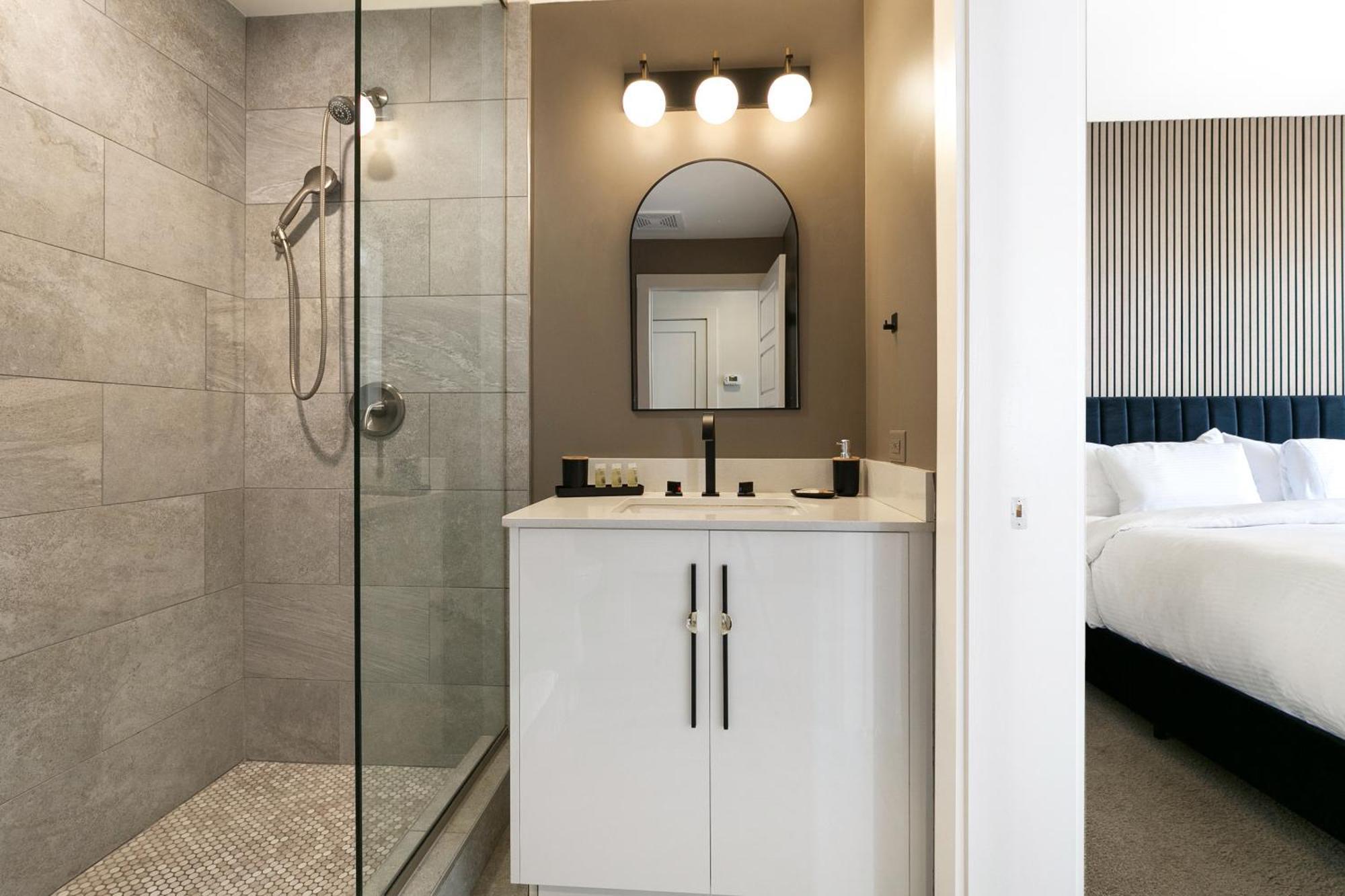 Luxury 2-Bedroom Condo Steps Away From The French Quarter New Orleans Ngoại thất bức ảnh