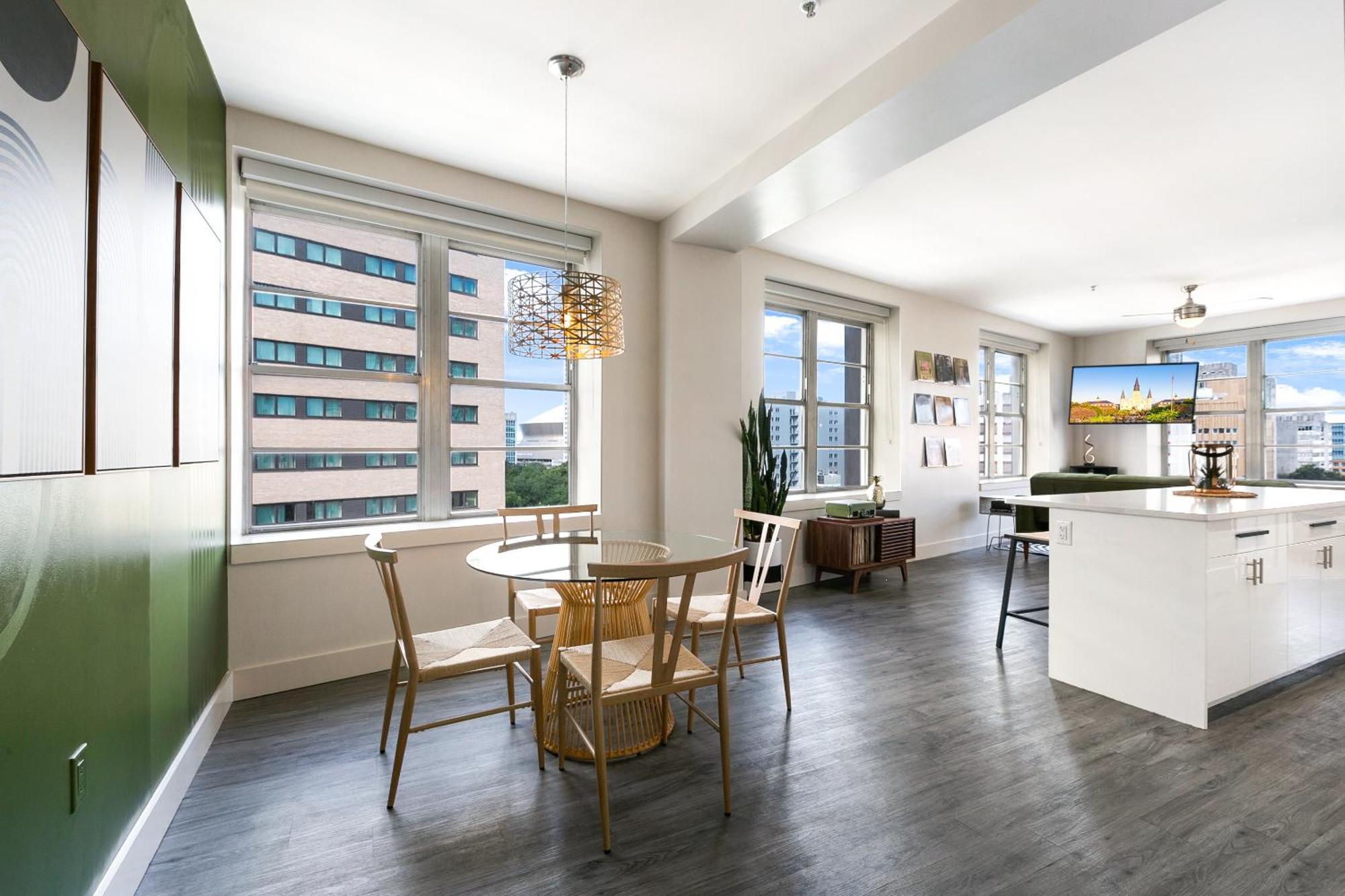 Luxury 2-Bedroom Condo Steps Away From The French Quarter New Orleans Ngoại thất bức ảnh